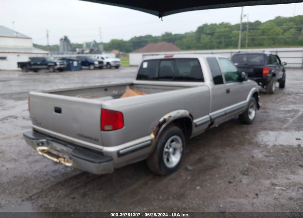 1998 CHEVROLET S-10 LS FLEETSIDE VIN: 1GCCS1941W8222897