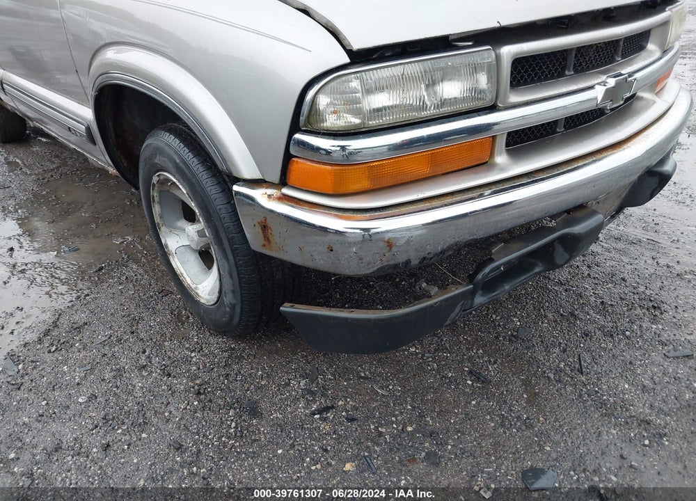 1998 CHEVROLET S-10 LS FLEETSIDE VIN: 1GCCS1941W8222897