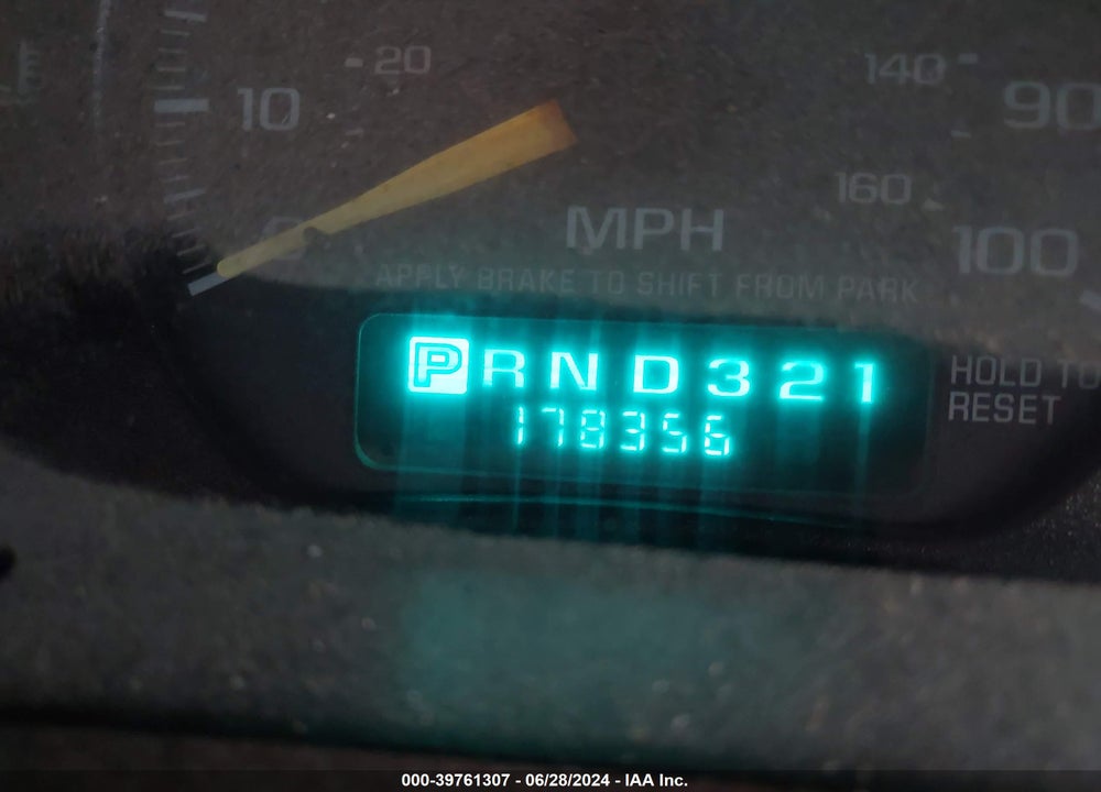 1998 CHEVROLET S-10 LS FLEETSIDE VIN: 1GCCS1941W8222897