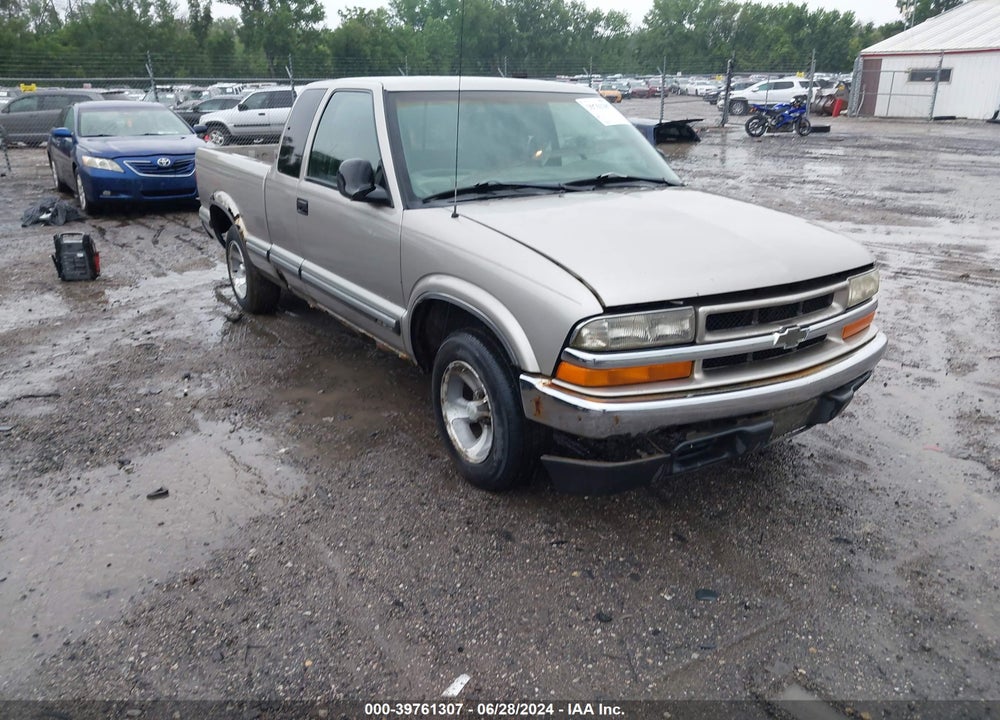 1998 CHEVROLET S-10 LS FLEETSIDE VIN: 1GCCS1941W8222897
