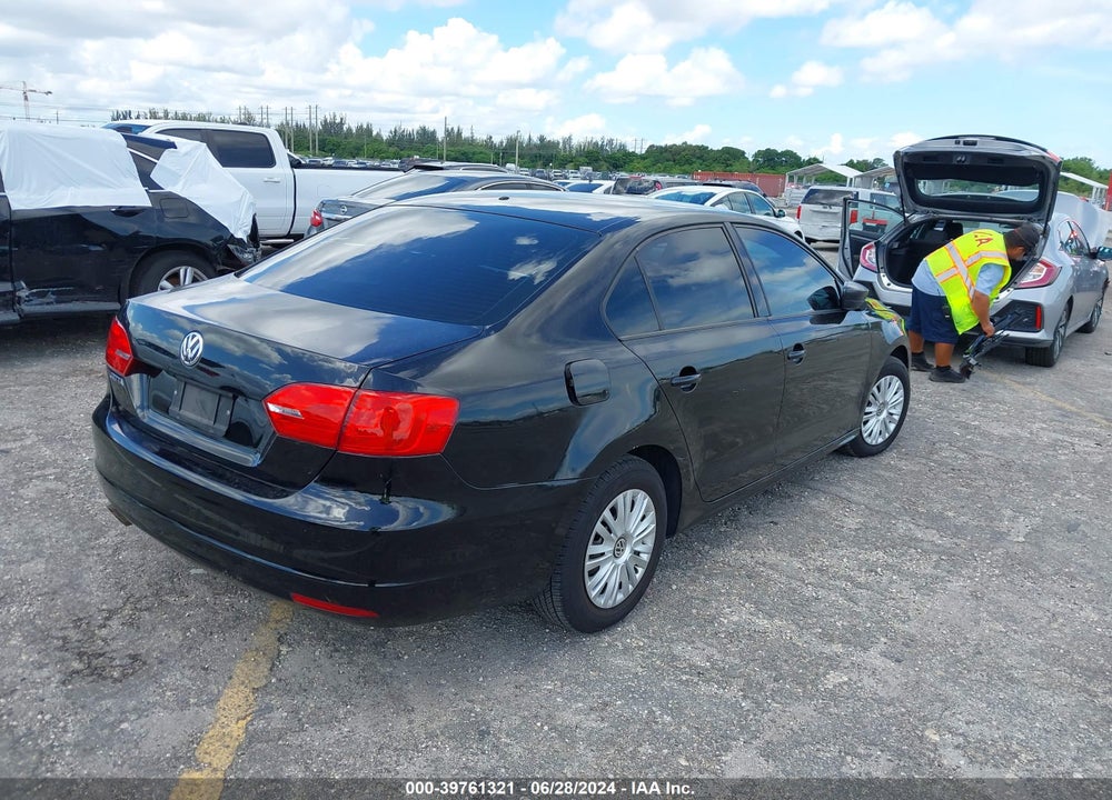 2014 VOLKSWAGEN JETTA 2.0L S VIN: 3VW2K7AJ7EM380474
