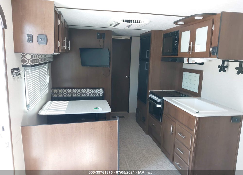 2019 FOREST RIVER AVENGER AT VIN: 5ZT2AVRB1KB923603
