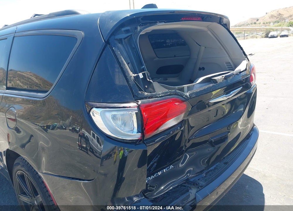 2019 CHRYSLER PACIFICA TOURING L VIN: 2C4RC1BG5KR651762