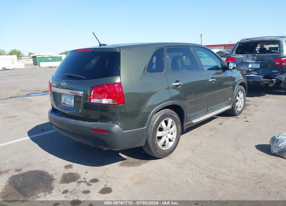 2013 KIA SORENTO LX VIN: 5XYKTCA67DG334224