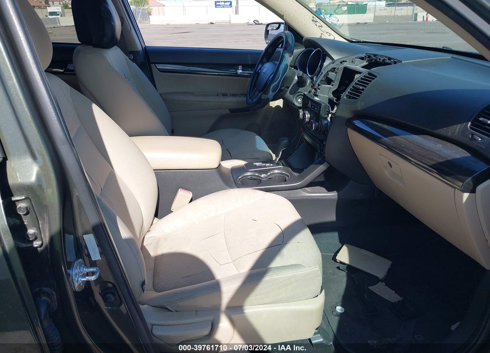 2013 KIA SORENTO LX VIN: 5XYKTCA67DG334224