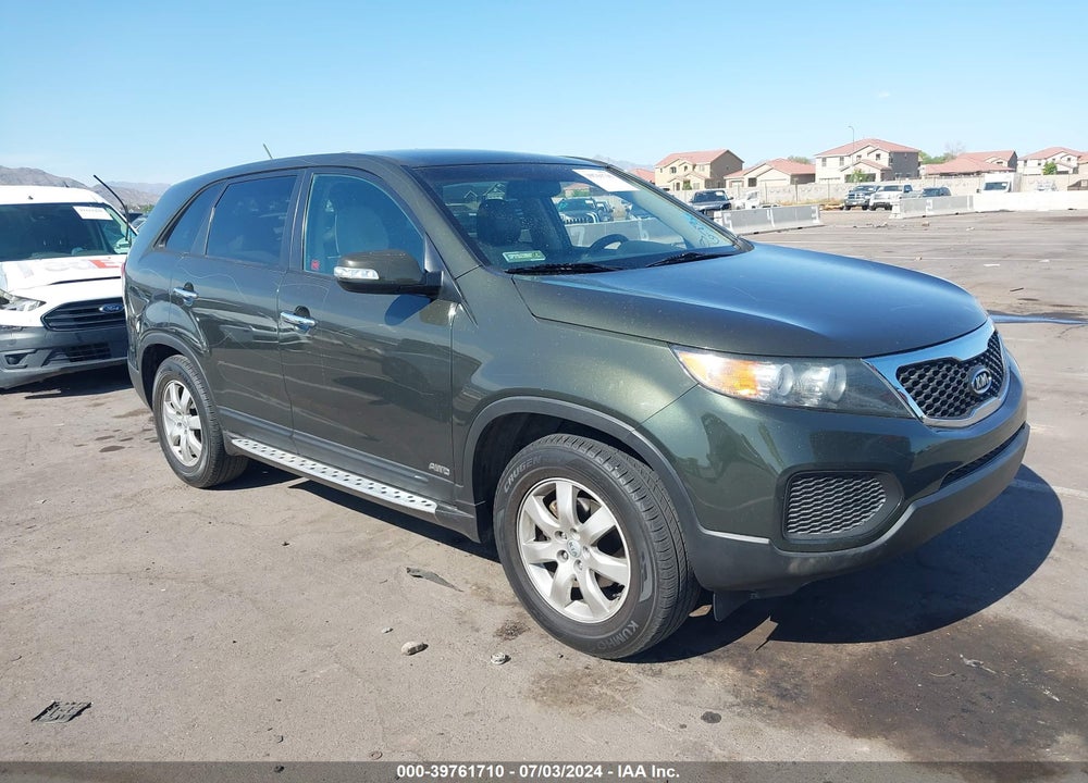 2013 KIA SORENTO LX VIN: 5XYKTCA67DG334224