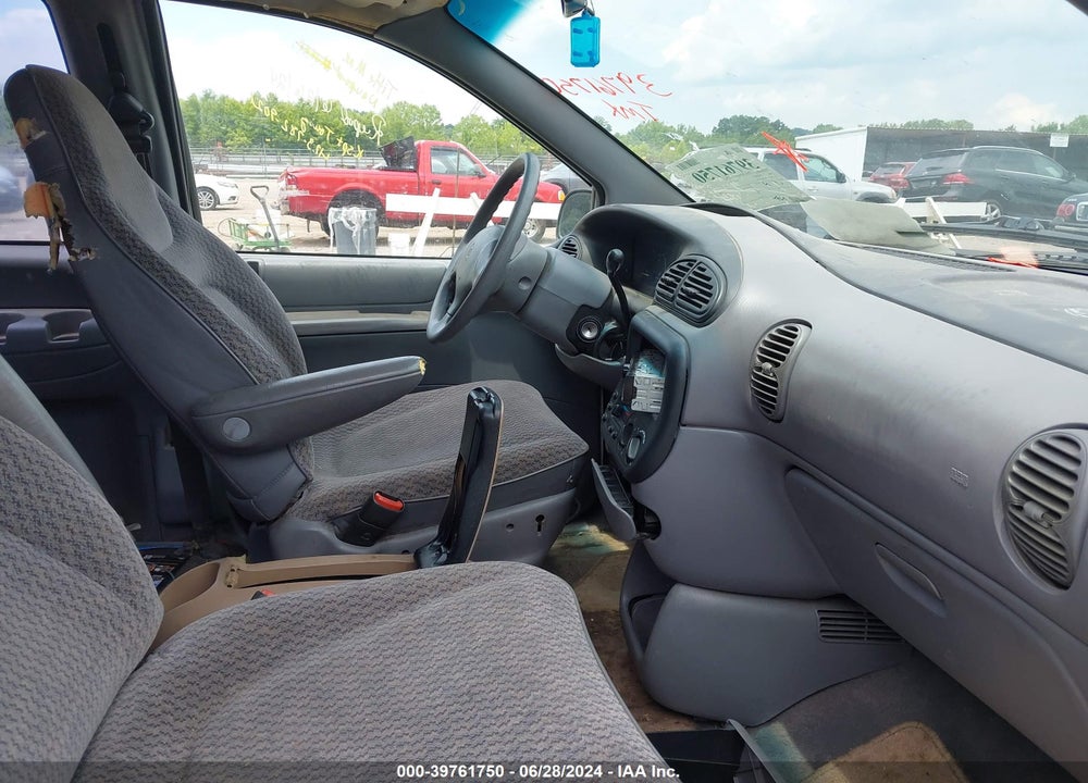 2000 DODGE CARAVAN VIN: 2B4FP25B7YR770190