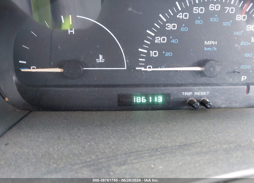 2000 DODGE CARAVAN VIN: 2B4FP25B7YR770190