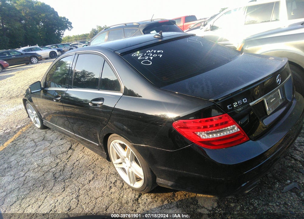 2012 MERCEDES-BENZ C 250 LUXURY/SPORT VIN: WDDGF4HB6CA651907