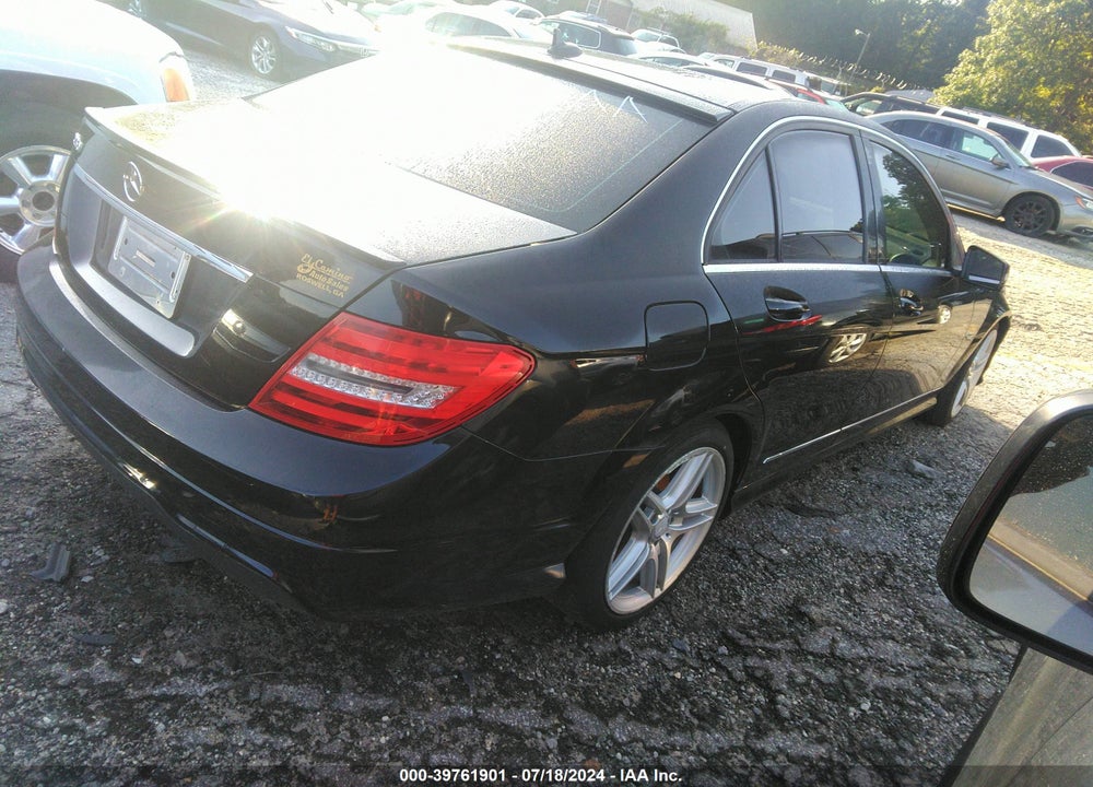 2012 MERCEDES-BENZ C 250 LUXURY/SPORT VIN: WDDGF4HB6CA651907