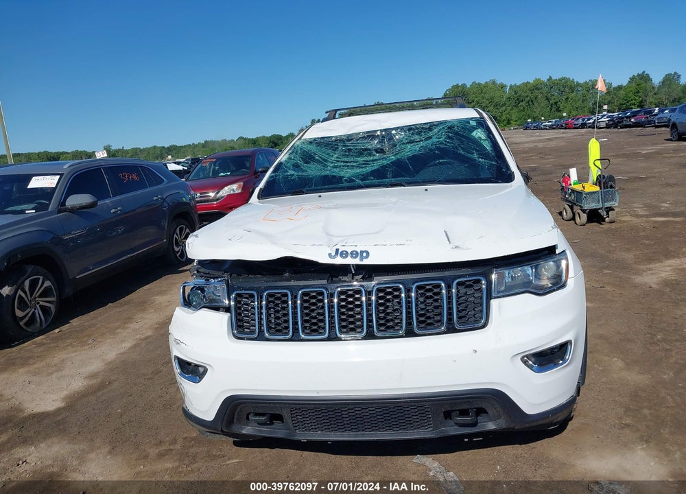 2017 JEEP GRAND CHEROKEE LAREDO 4X4 VIN: 1C4RJFAG6HC883017