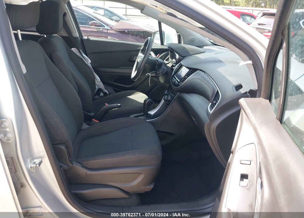 2020 CHEVROLET TRAX FWD LS VIN: KL7CJKSB1LB328120