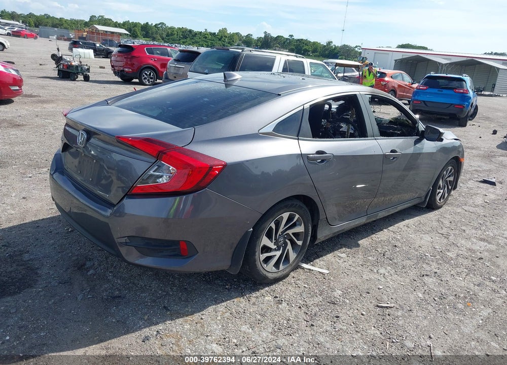 2018 HONDA CIVIC EX VIN: 2HGFC2F70JH589082