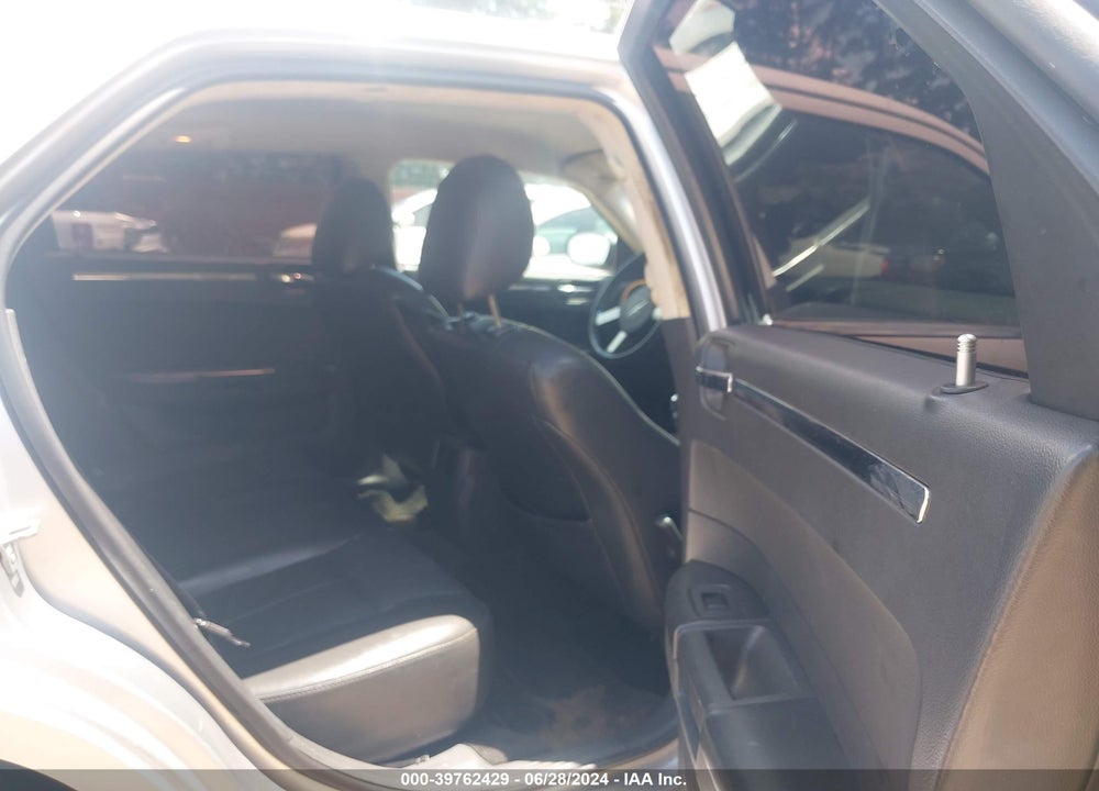 2010 CHRYSLER 300 TOURING/SIGNATURE SERIES/EXECUTIVE SERIES VIN: 2C3CA5CV5AH326070