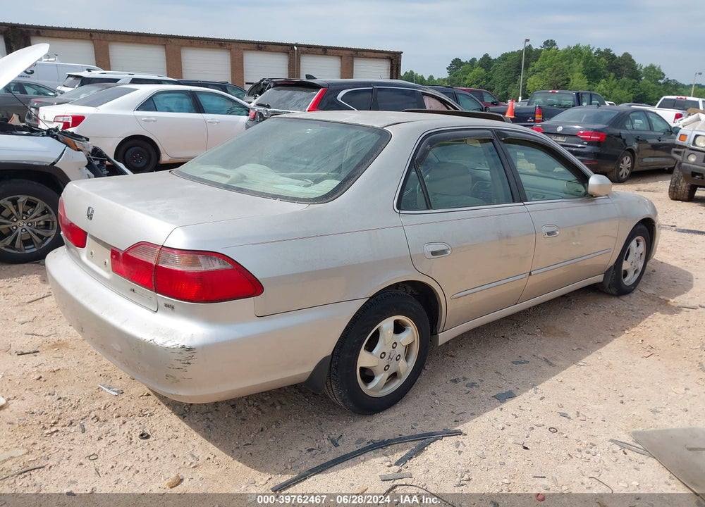 1999 HONDA ACCORD EX VIN: 1HGCG5652XA010852