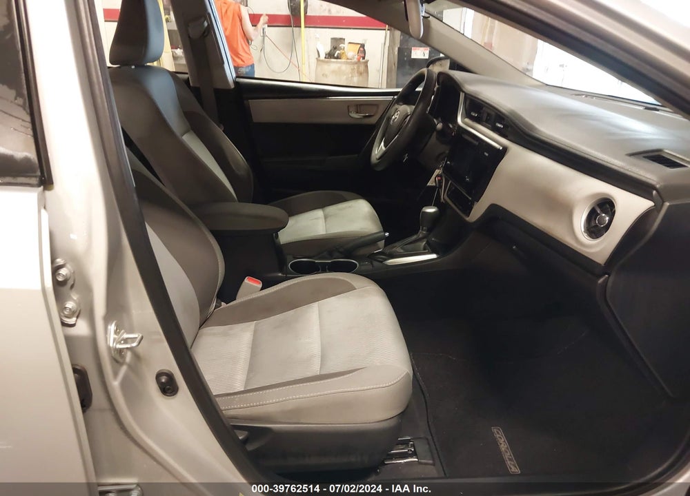 2017 TOYOTA COROLLA LE VIN: 2T1BURHE5HC924744