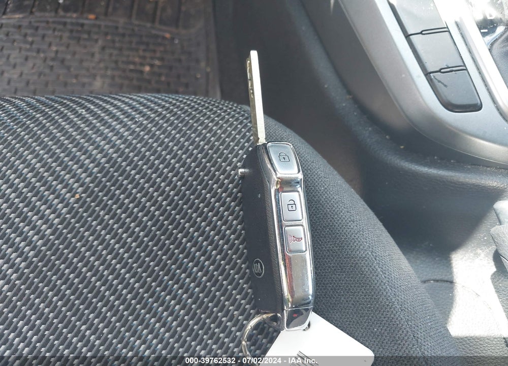 2021 KIA SELTOS LX VIN: KNDEPCAA9M7045932