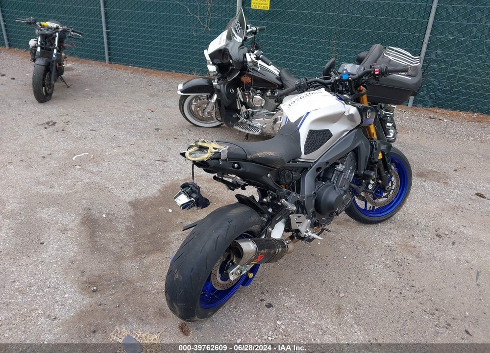 2023 YAMAHA MT09 D VIN: JYARN72E1PA001734
