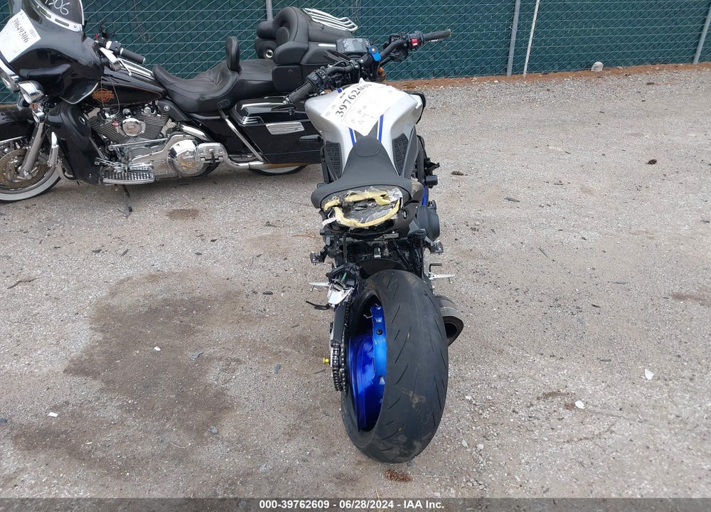 2023 YAMAHA MT09 D VIN: JYARN72E1PA001734