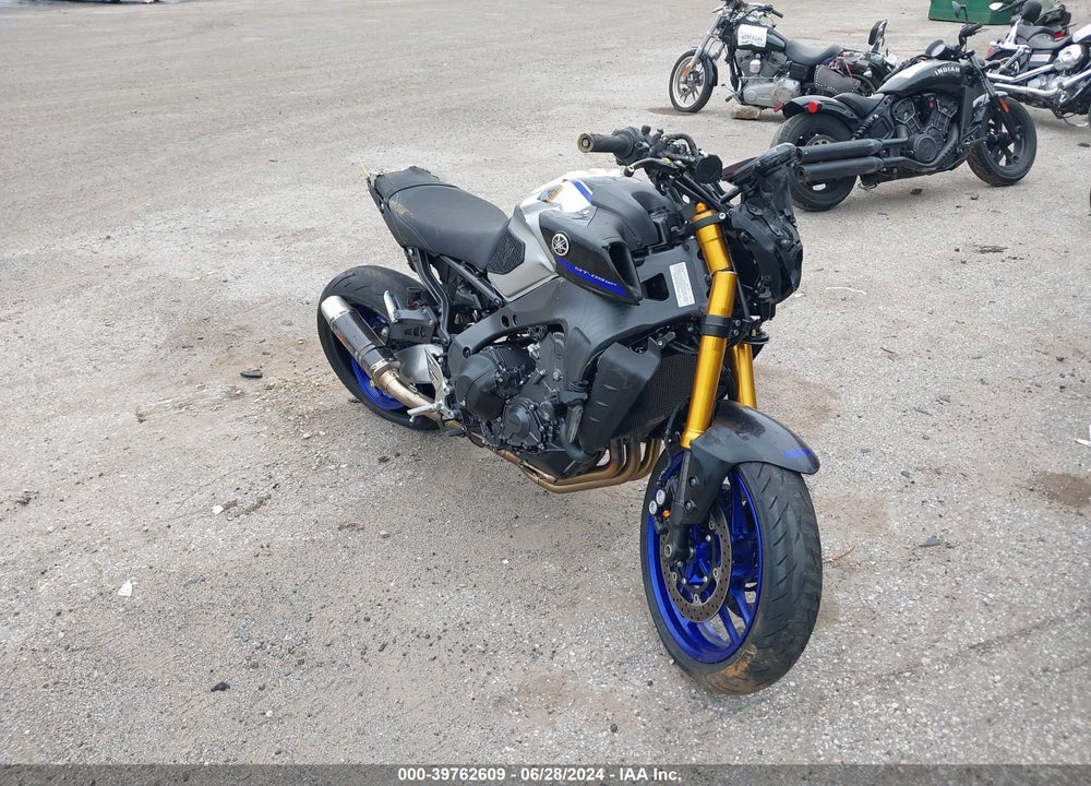 2023 YAMAHA MT09 D VIN: JYARN72E1PA001734