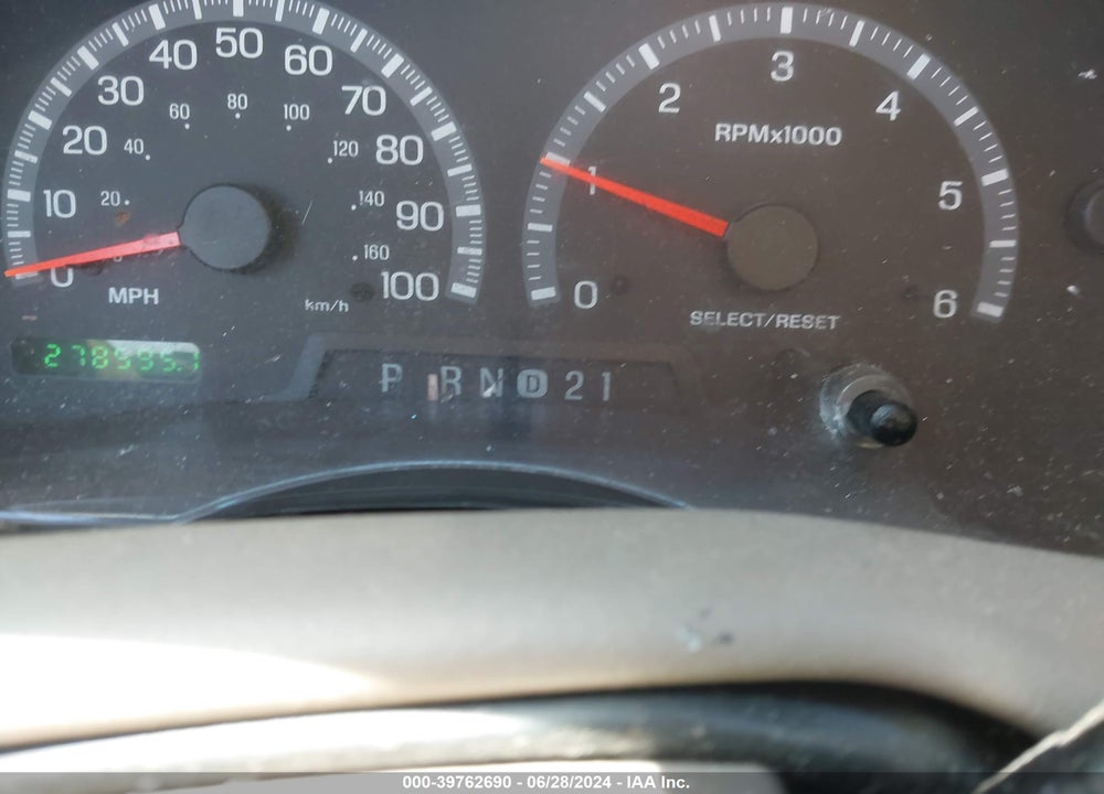 2002 FORD F-150 LARIAT/XLT VIN: 1FTRW07L32KD86944
