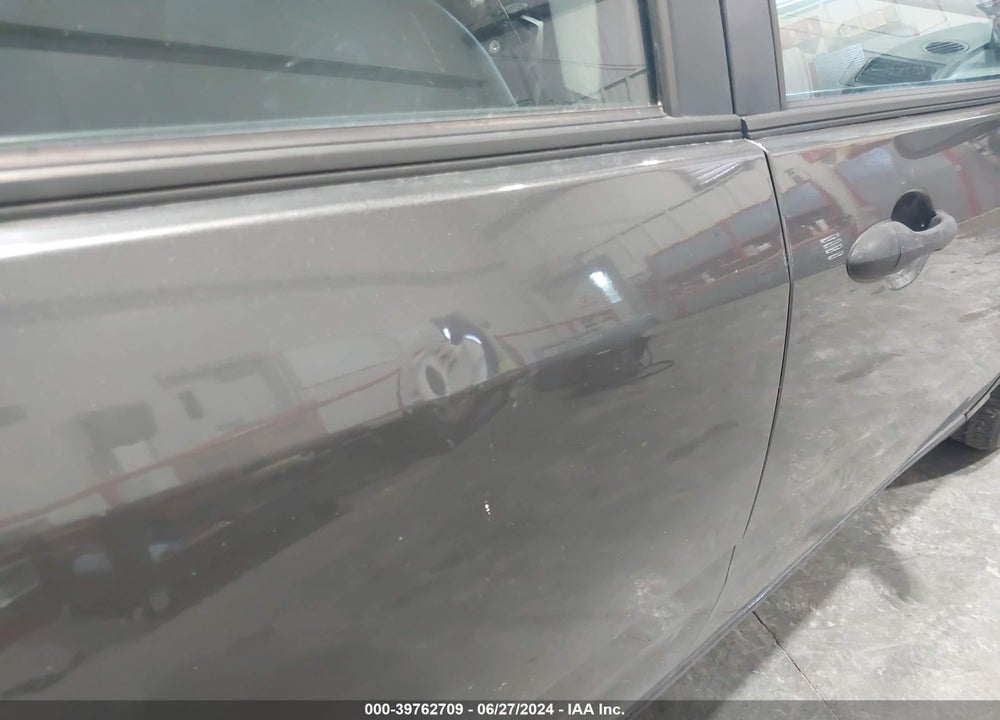 2005 FORD FOCUS ZX4 VIN: 1FAFP34N75W285884