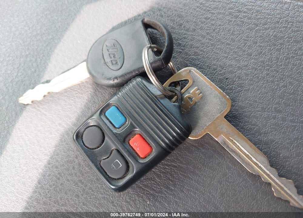 2002 FORD EXPLORER XLS VIN: 1FMZU62E02ZB07048
