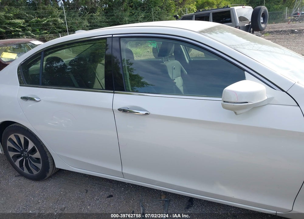2017 HONDA ACCORD HYBRID VIN: JHMCR6F33HC002440