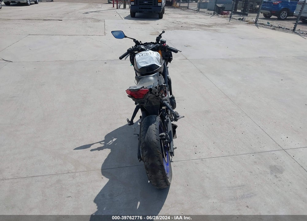 2019 YAMAHA YZFR3 VIN: MH3RH17Y0KK001076