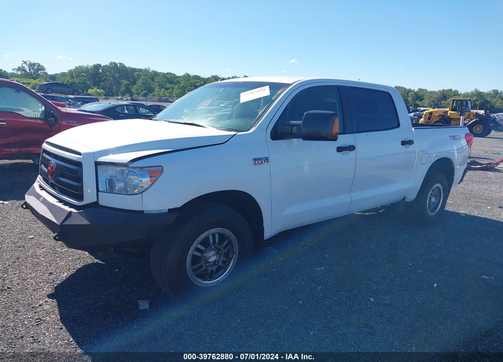 2011 TOYOTA TUNDRA GRADE 5.7L V8 VIN: 5TFDW5F10BX175520