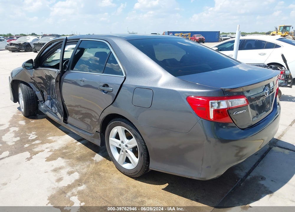 2013 TOYOTA CAMRY SE VIN: 4T1BF1FK4DU290811