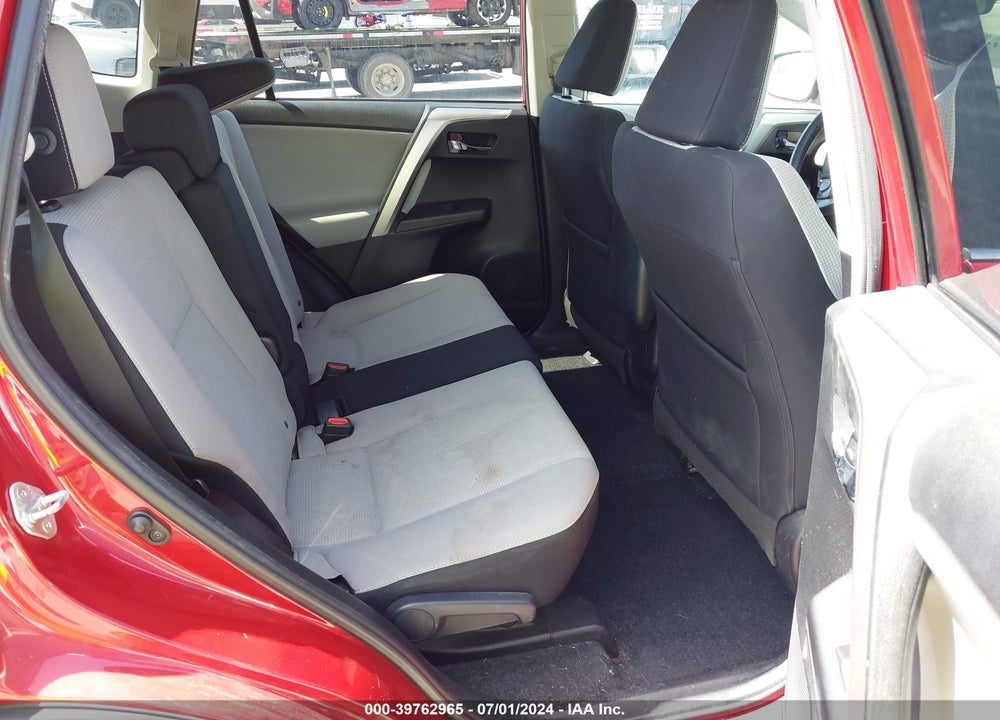 2016 TOYOTA RAV4 XLE VIN: 2T3WFREV7GW240329