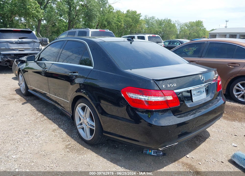 2013 MERCEDES-BENZ E 350 4MATIC VIN: WDDHF8JB2DA667027