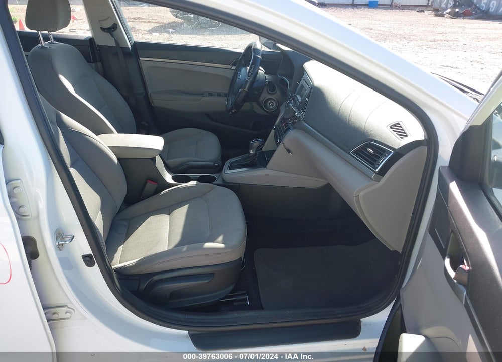 2017 HYUNDAI ELANTRA SE VIN: 5NPD74LF1HH173254