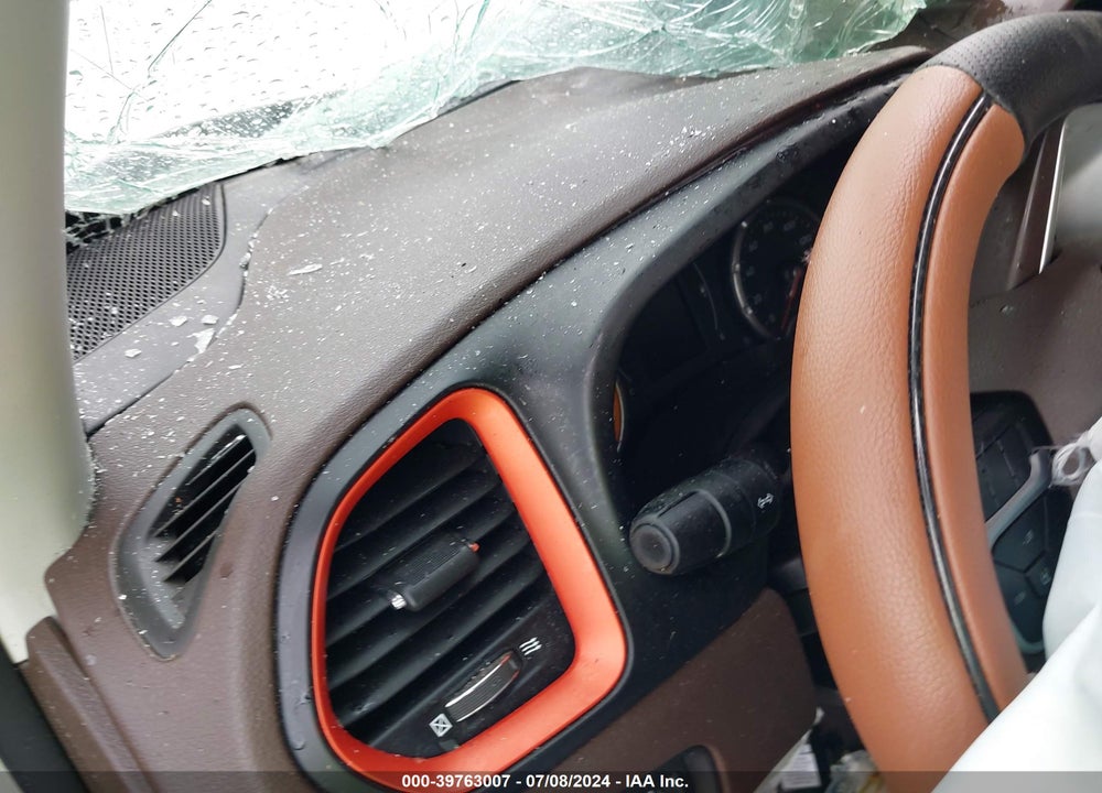 2015 JEEP RENEGADE LATITUDE VIN: ZACCJBBT0FPB75758