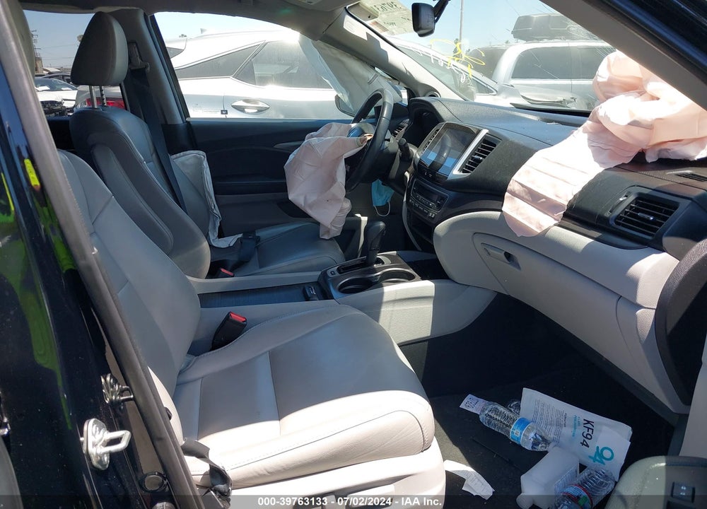 2017 HONDA PILOT VIN: 5FNYF5H51HB019944