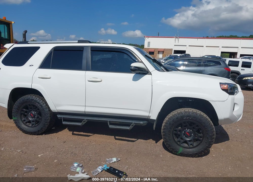 2019 TOYOTA 4RUNNER SR5 PREMIUM VIN: JTEBU5JR8K5631183