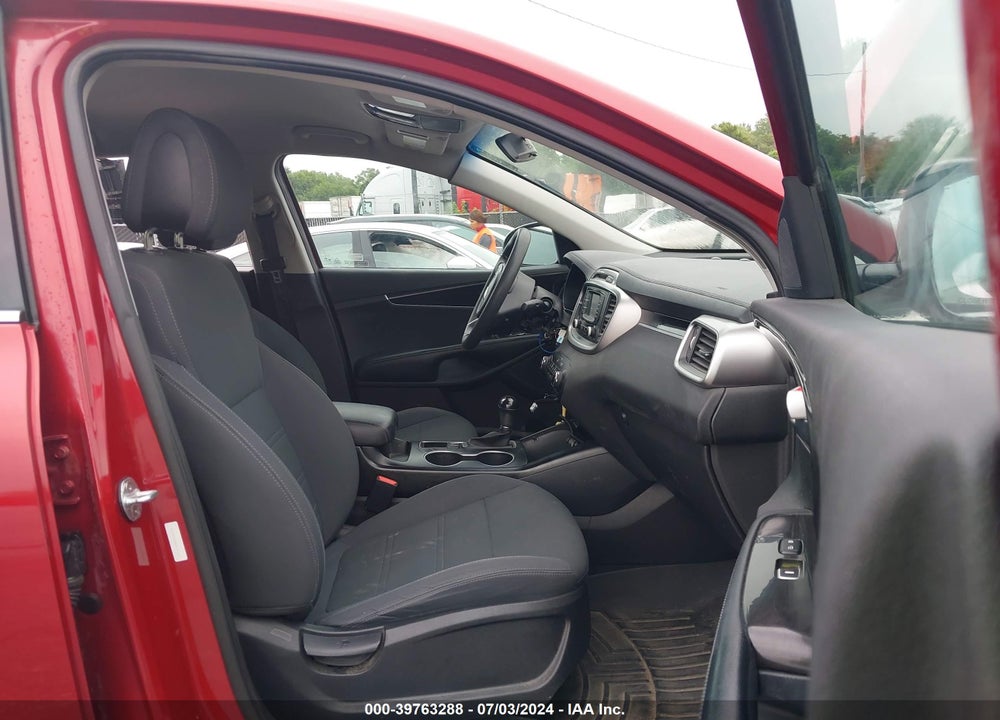 2017 KIA SORENTO 3.3L LX VIN: 5XYPGDA58HG191362