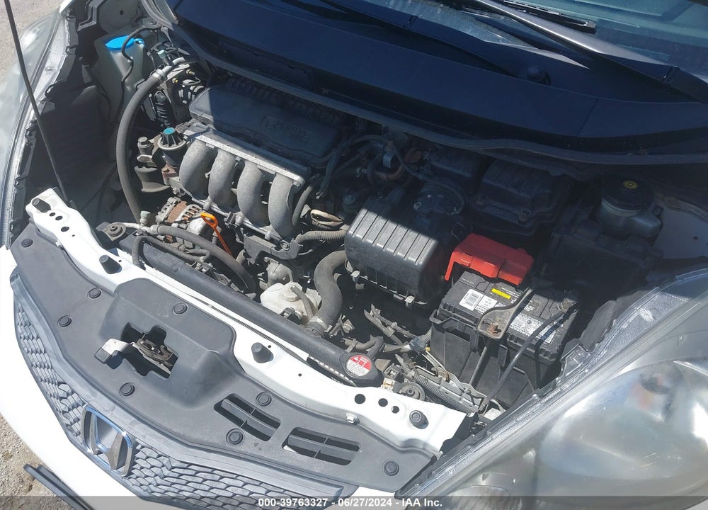 2011 HONDA FIT VIN: JHMGE8H39BC009406