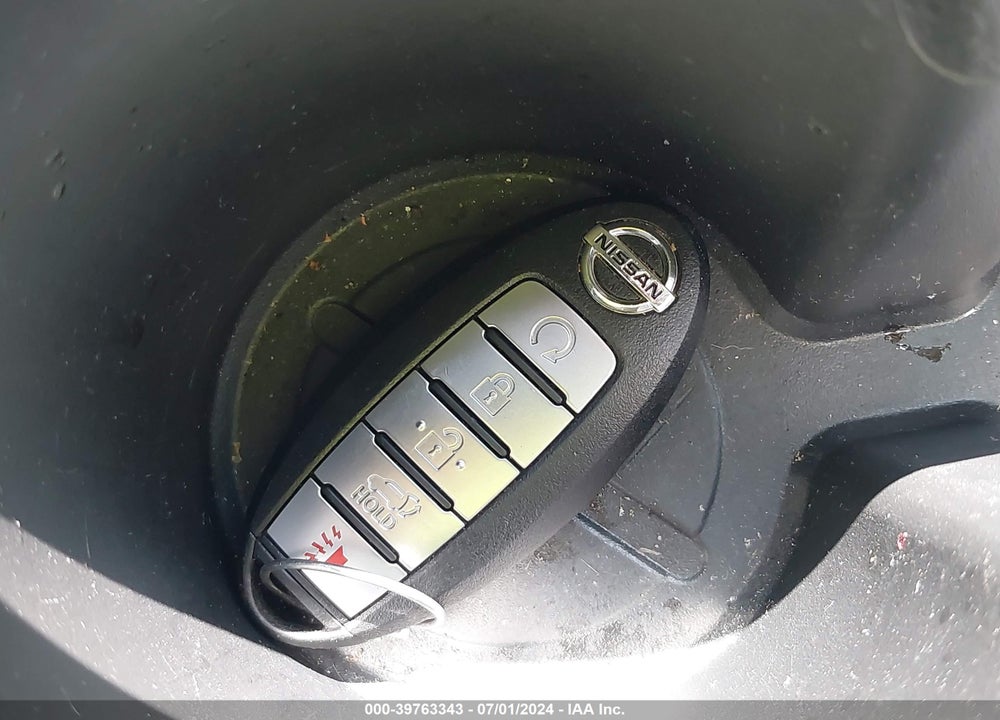 2017 NISSAN ROGUE SV VIN: KNMAT2MV4HP606529