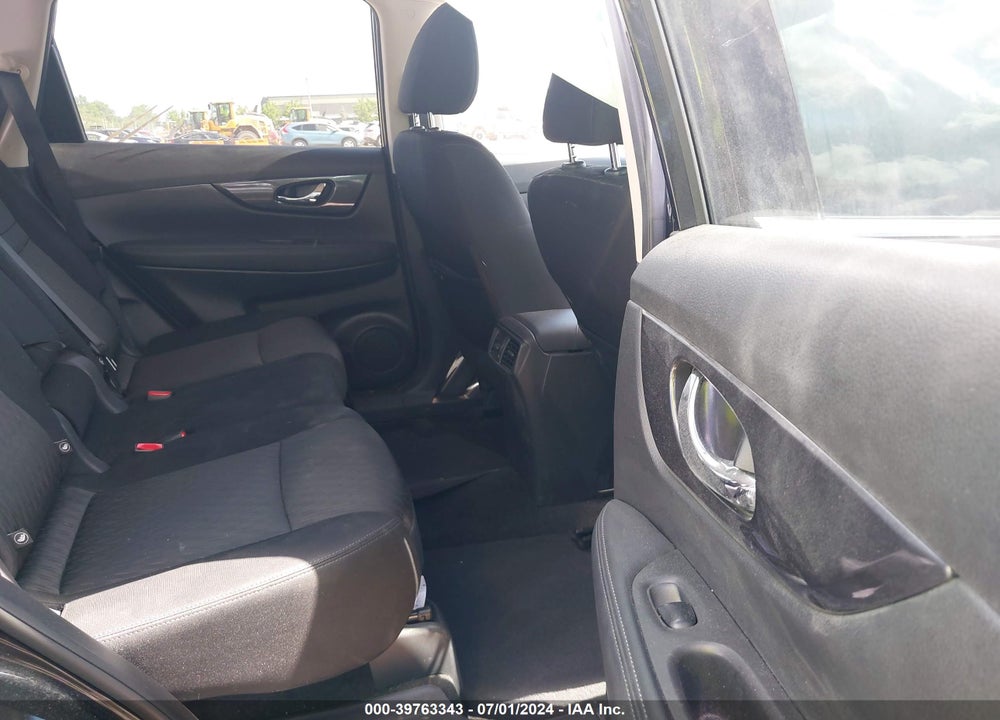 2017 NISSAN ROGUE SV VIN: KNMAT2MV4HP606529