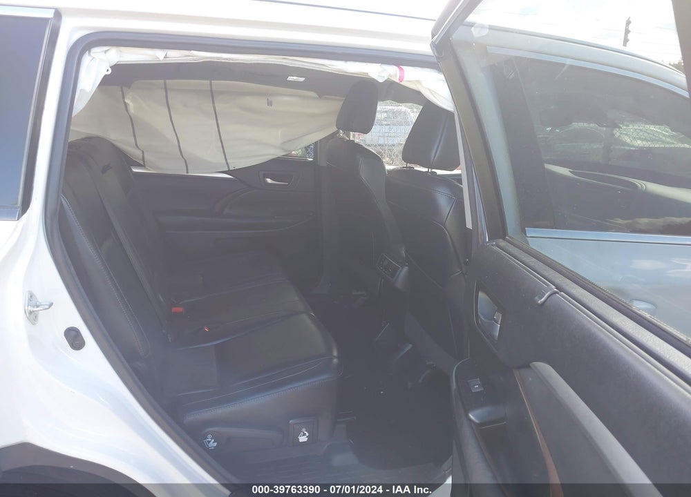 2017 TOYOTA HIGHLANDER XLE VIN: 5TDJZRFH3HS511528