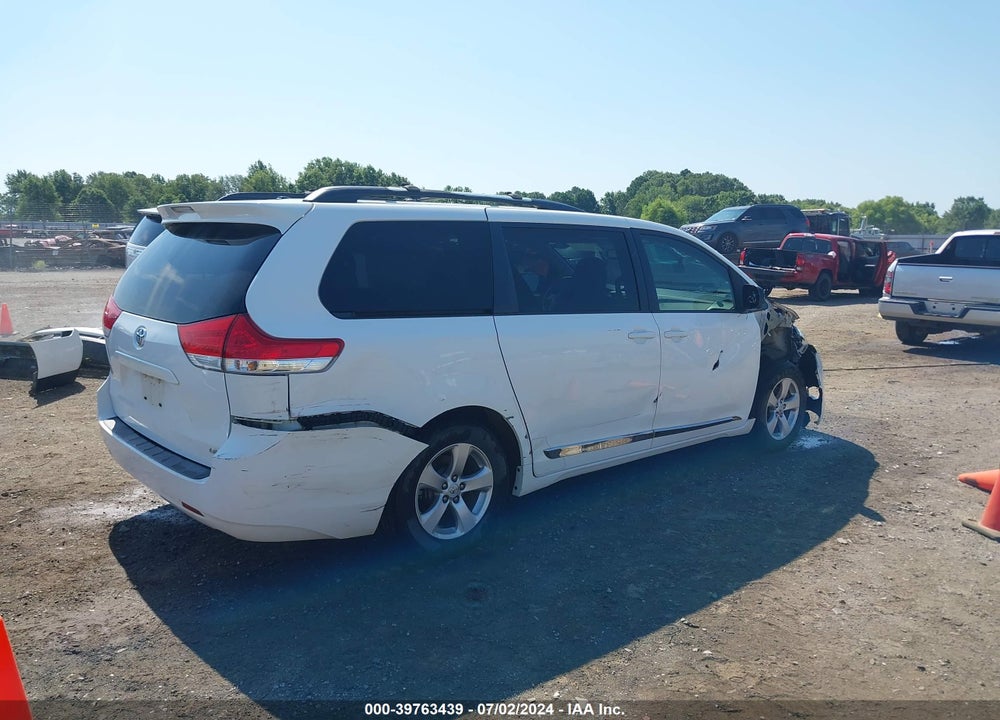 2013 TOYOTA SIENNA LE V6 8 PASSENGER VIN: 5TDKK3DC4DS302824