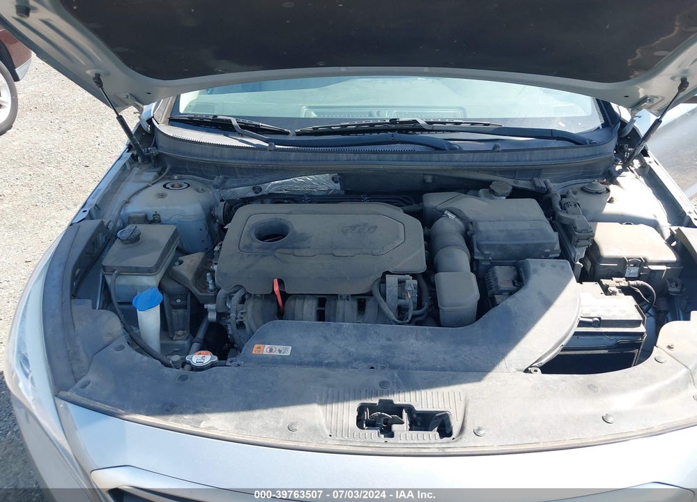2015 HYUNDAI SONATA SE VIN: 5NPE24AF9FH021595
