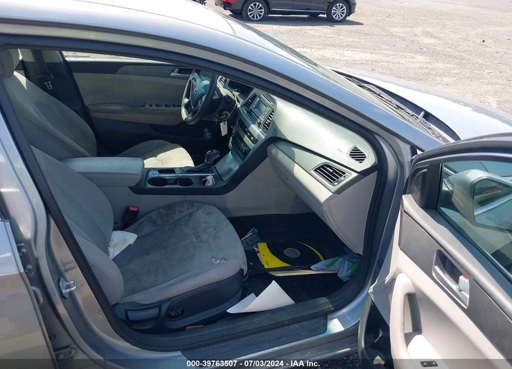 2015 HYUNDAI SONATA SE VIN: 5NPE24AF9FH021595
