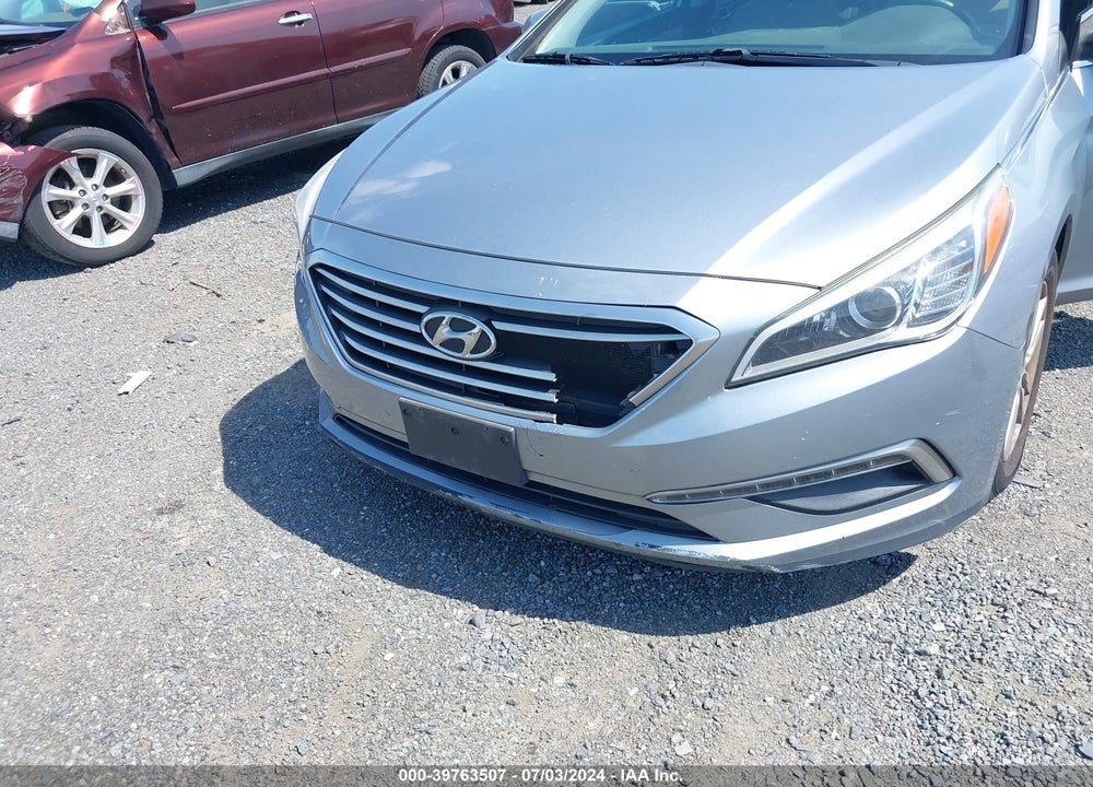 2015 HYUNDAI SONATA SE VIN: 5NPE24AF9FH021595