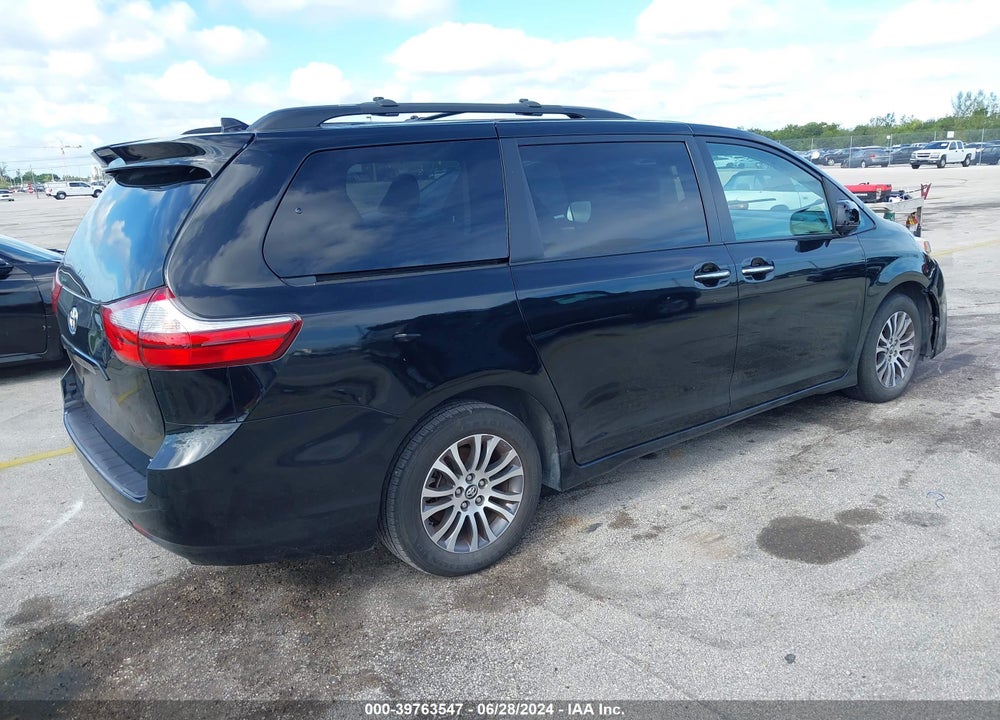 2019 TOYOTA SIENNA XLE 8 PASSENGER VIN: 5TDYZ3DC2KS016165