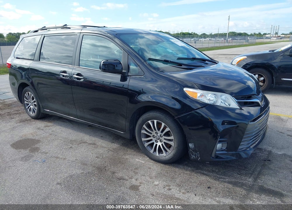 2019 TOYOTA SIENNA XLE 8 PASSENGER VIN: 5TDYZ3DC2KS016165