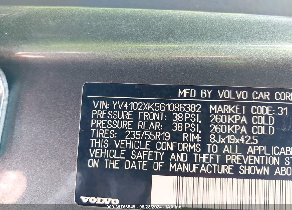2016 VOLVO XC90 T5 MOMENTUM VIN: YV4102XK5G1086382