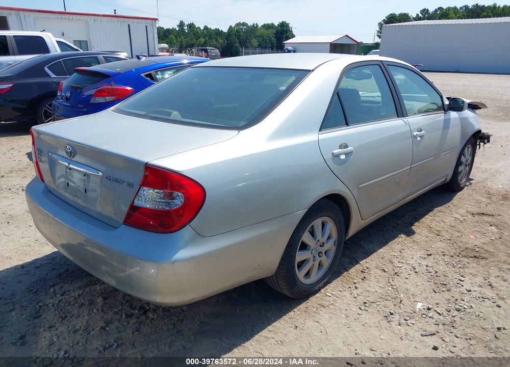 2002 TOYOTA CAMRY XLE VIN: JTDBE30K420045913